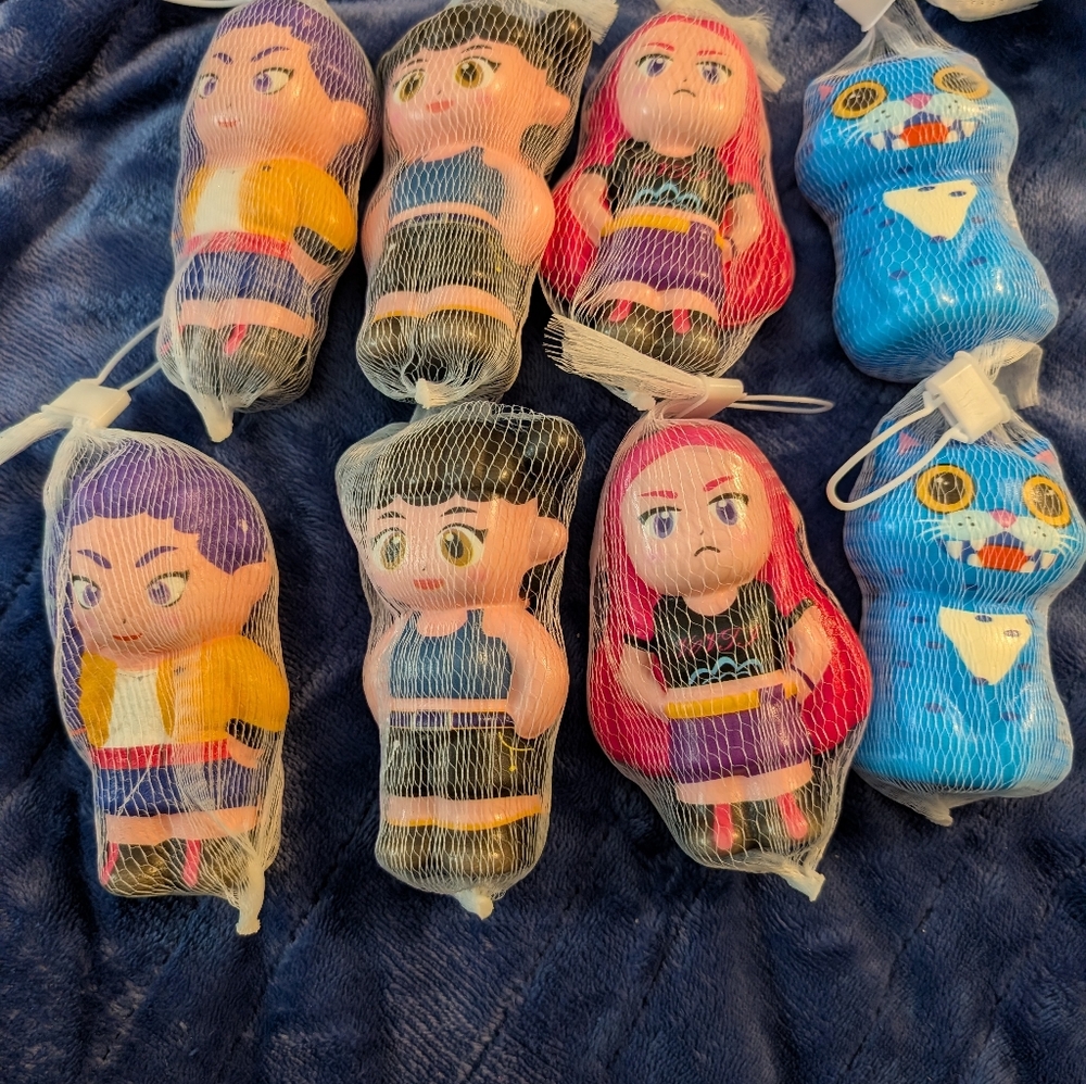 🦋 1 K-pop Demon Hunters  Squish Toy